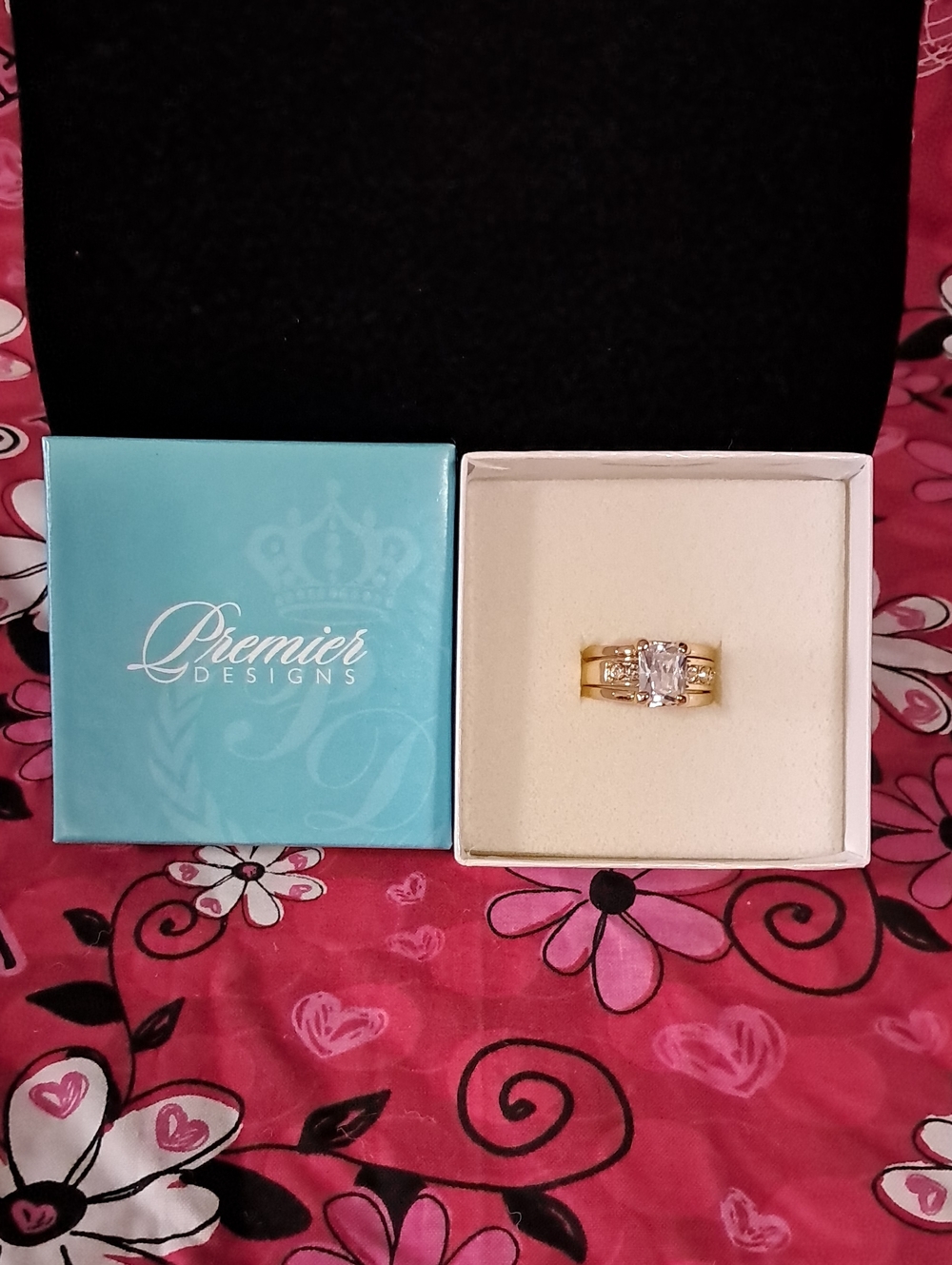 Premier Designs Get RealGold-Tone Ring with Rhinestones 9 1/2